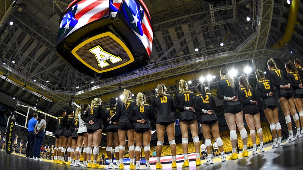 volleyball at the holmes center